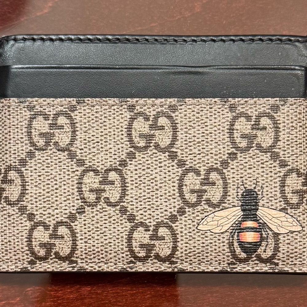 Gucci GG Supreme Bee Card Holder